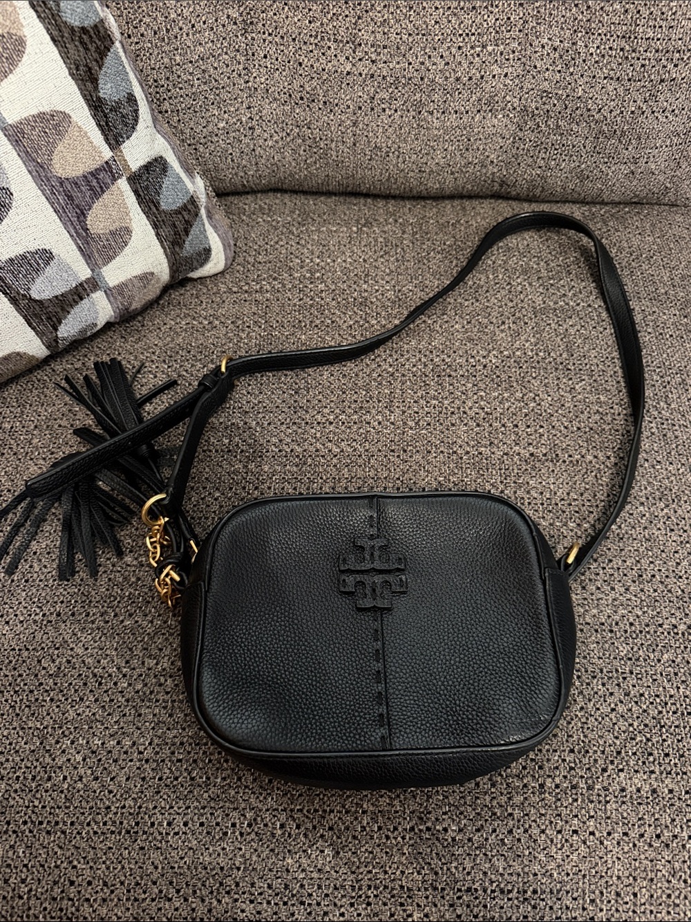 Tory Burch McGraw leather camera bag Black Pebbled Leather Tassel Crossbody